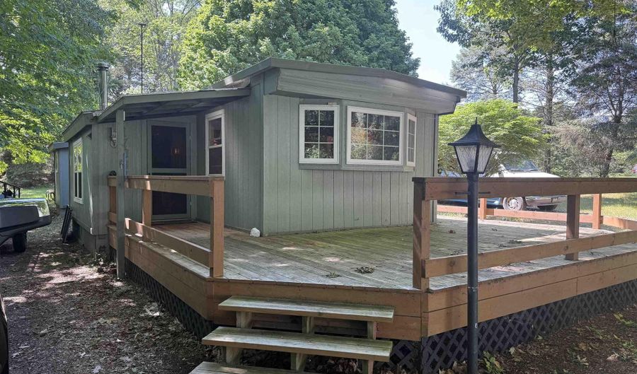 17034 Third St, Arcadia, MI 49613 - 2 Beds, 1 Bath