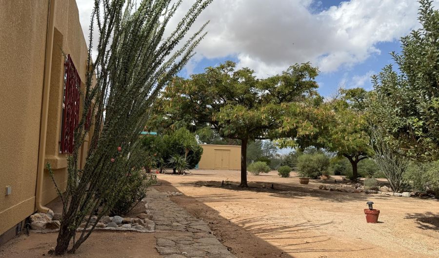 1800 S DARK MOON Ln, Bisbee, AZ 85603 - 3 Beds, 2 Bath