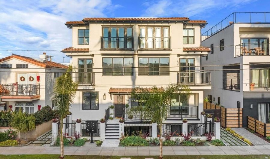 812 N Cleveland St 1, Oceanside, CA 92054 - 3 Beds, 3 Bath