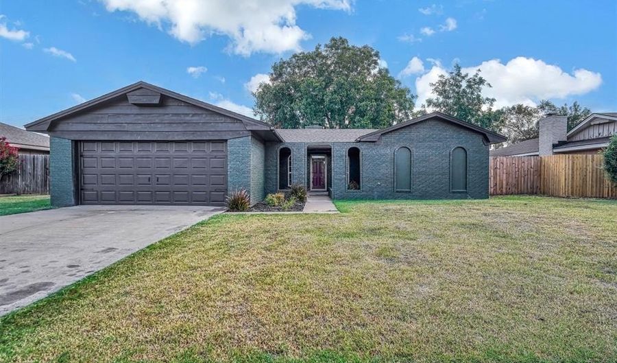 2404 N Robin St, Altus, OK 73521 - 3 Beds, 2 Bath