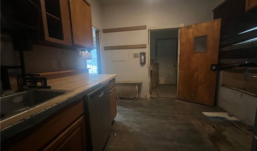 38 Broadwater Ave, Billings, MT 59101 - 2 Beds, 1 Bath