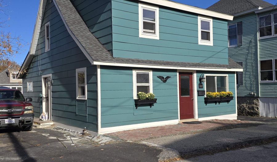 122 Sessions St, Berlin, NH 03570 - 4 Beds, 2 Bath