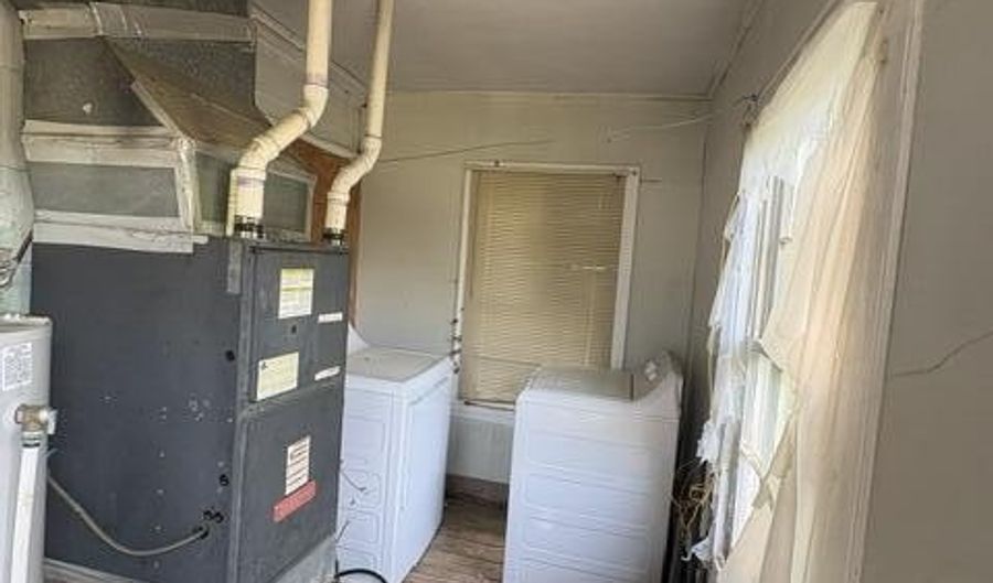 226 S Fifth St, Aurora, NC 27806 - 3 Beds, 1 Bath