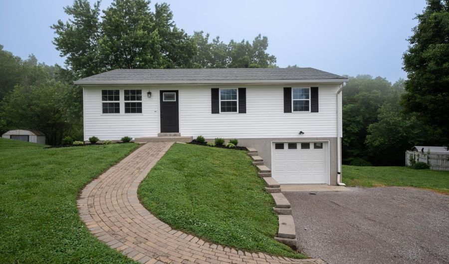 304 Sunset Dr, Aurora, IN 47001 - 3 Beds, 1 Bath