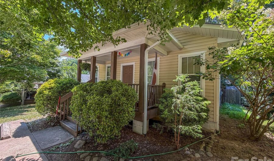 5 Springmill Dr, Asheville, NC 28806 - 3 Beds, 2 Bath