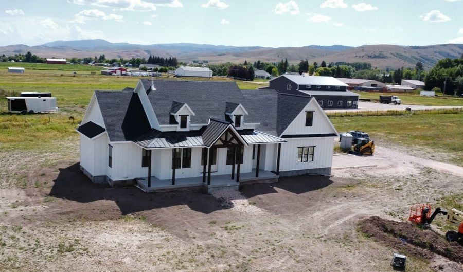 320 N 50 E, Bloomington, ID 83223 - 4 Beds, 3 Bath
