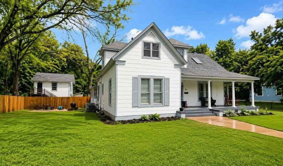 902 NW B St, Ardmore, OK 73401 - 6 Beds, 4 Bath