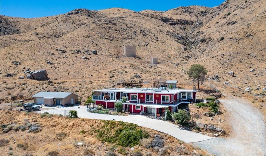 8929 Central Rd, Apple Valley, CA 92308 - 5 Beds, 4 Bath