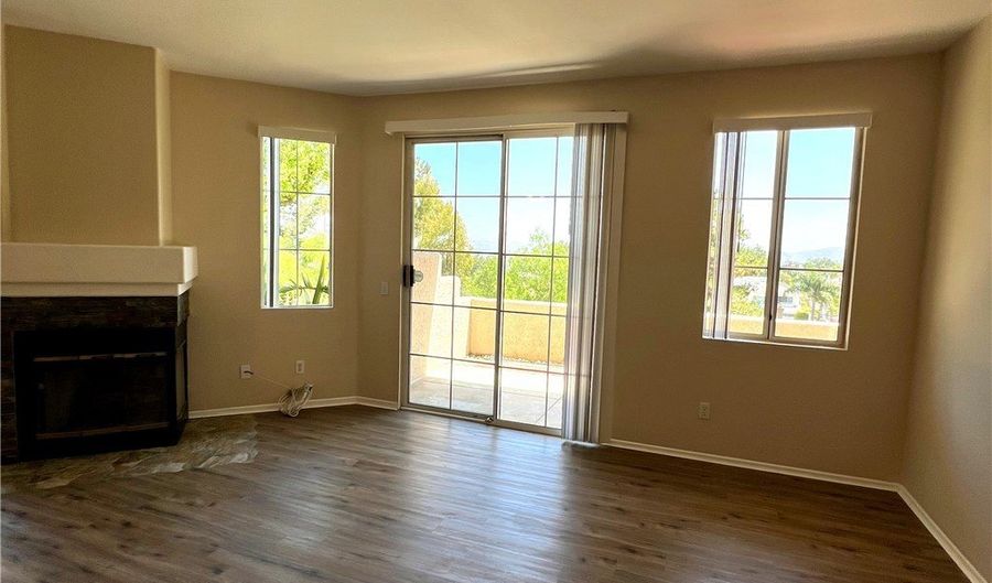 7997 E Viewrim, Anaheim, CA 92808 - 2 Beds, 2 Bath