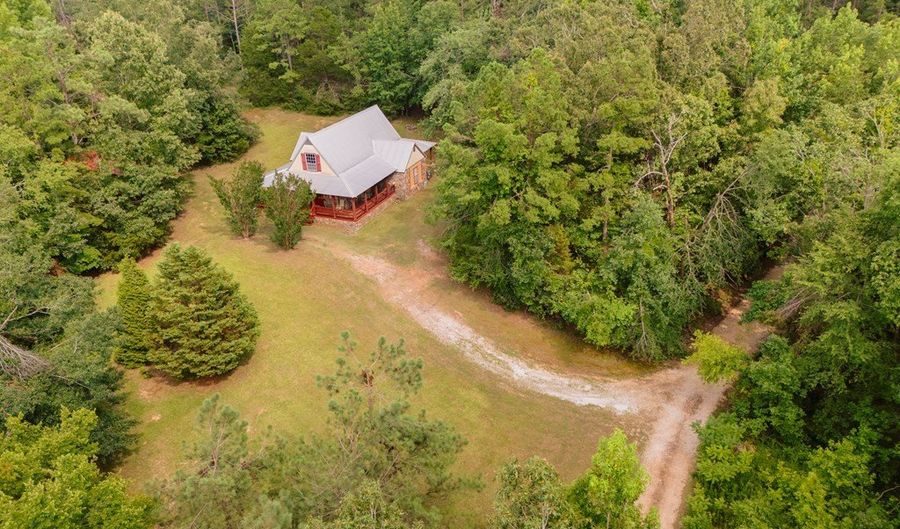 165 County Road 294, Abbeville, MS 38601 - 3 Beds, 4 Bath