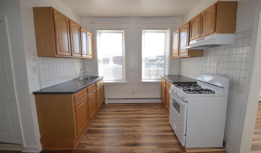 169-171 AVENUE F 3C, Bayonne, NJ 07002 - 2 Beds, 1 Bath
