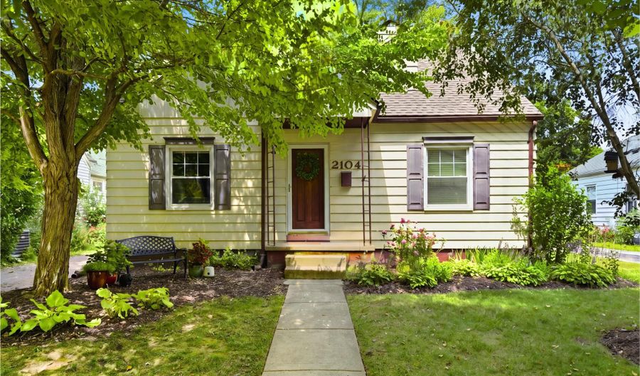 2104 Arborview Blvd, Ann Arbor, MI 48103 - 3 Beds, 2 Bath