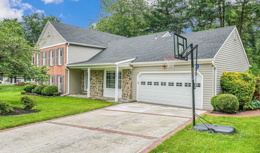 4005 KLOMAN St, Annandale, VA 22003 - 5 Beds, 3 Bath