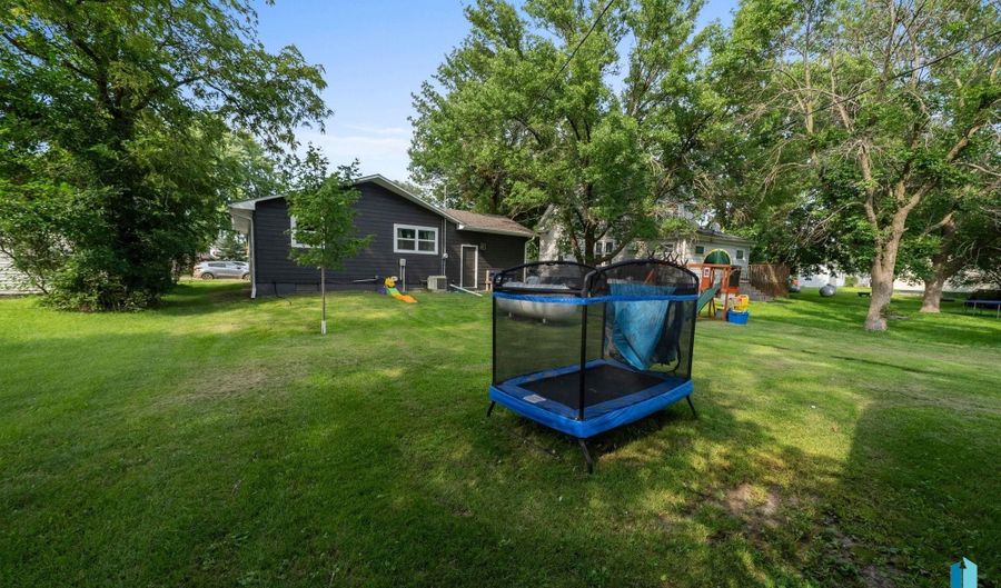 611 E 3Rd St St, Bridgewater, SD 57319 - 2 Beds, 2 Bath