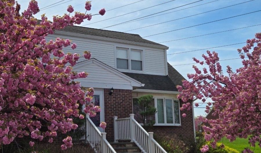 50 Newark Pl, Belleville, NJ 07109 - 5 Beds, 3 Bath