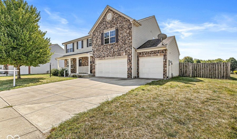 6851 Wilmot Ln, Avon, IN 46123 - 5 Beds, 4 Bath
