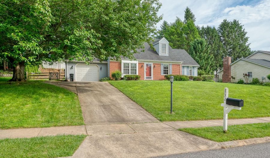 132 REGENT Dr, Bel Air, MD 21014 - 3 Beds, 2 Bath