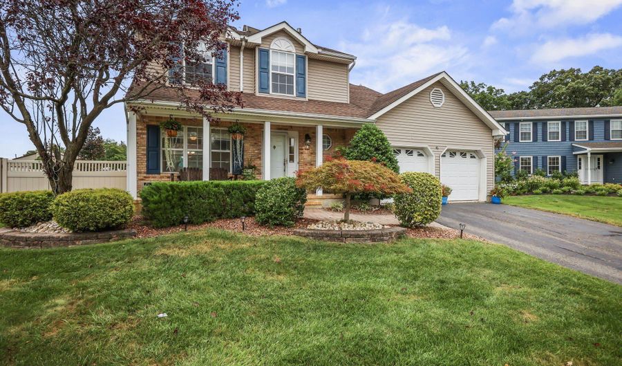 46 Hyer Ct, Aberdeen, NJ 07747 - 3 Beds, 2 Bath