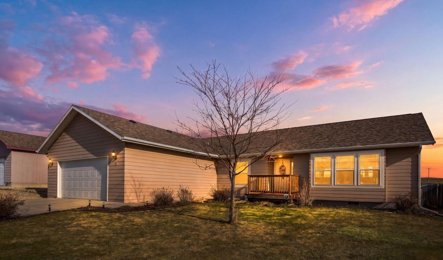 20 Harmony St, Buffalo, WY 82834 - 3 Beds, 2 Bath