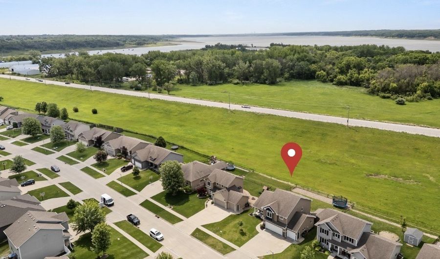 1444 Marina Cove Dr, Polk City, IA 50226 - 5 Beds, 4 Bath