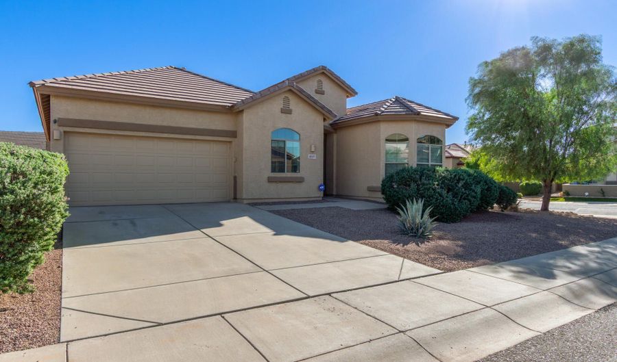 4537 W RAVINA Ln, Anthem, AZ 85086 - 3 Beds, 2 Bath