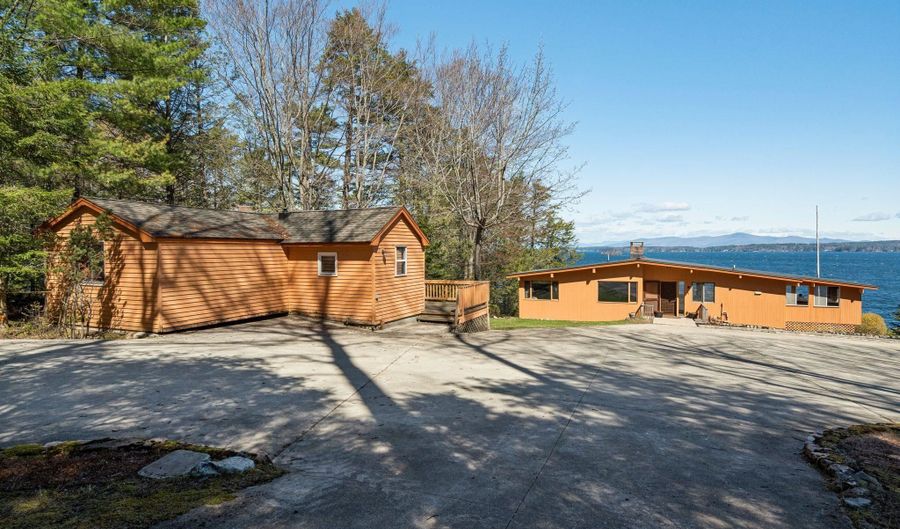 240 Black Point Rd, Alton, NH 03810 - 5 Beds, 2 Bath
