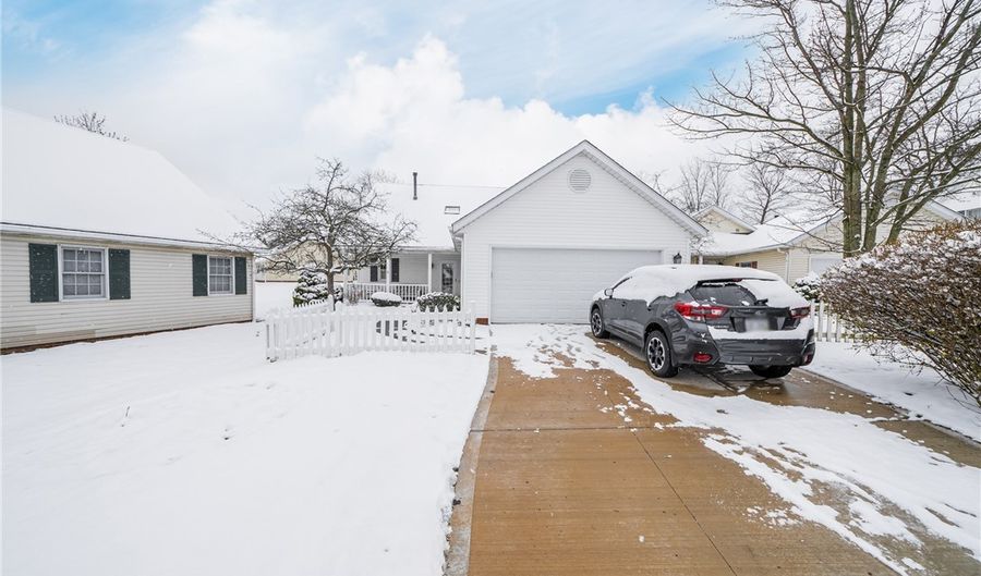 1435 Windrow Ln, Broadview Heights, OH 44147 - 3 Beds, 2 Bath