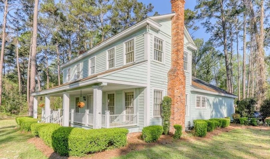 509 E Mitchell St, Adel, GA 31620 - 4 Beds, 3 Bath