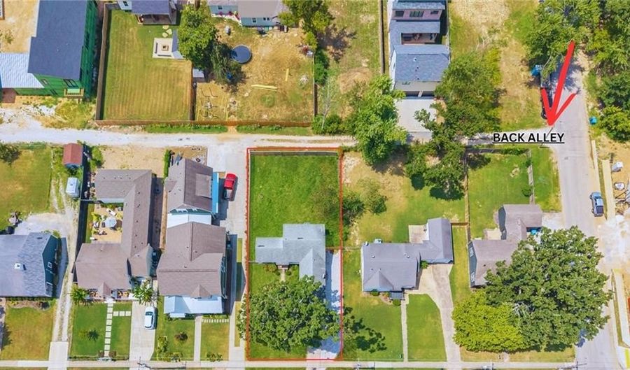 813 NW A St, Bentonville, AR 72712 - 2 Beds, 1 Bath