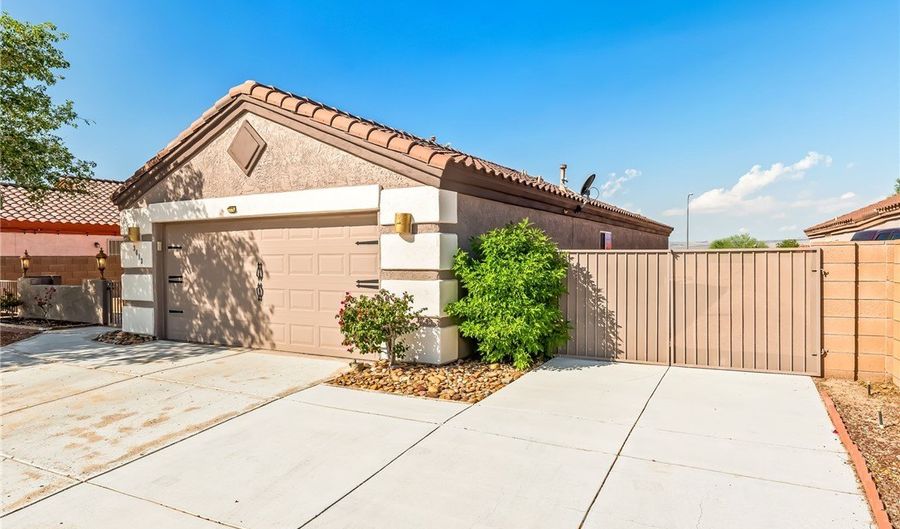 3013 Carefree Dr, Bullhead City, AZ 86442 - 2 Beds, 2 Bath