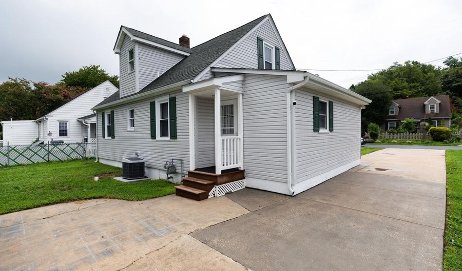 8 WESLEY St, Camden, DE 19934 - 4 Beds, 2 Bath