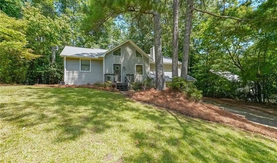 1046 SUMMER Hl, Acworth, GA 30102 - 3 Beds, 2 Bath