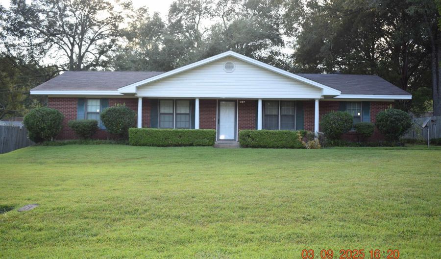 107 ROSEMARY Dr, Bastrop, LA 71220 - 3 Beds, 2 Bath
