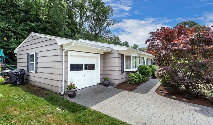 100 Blackstone St, Blackstone, MA 01504 - 3 Beds, 1 Bath