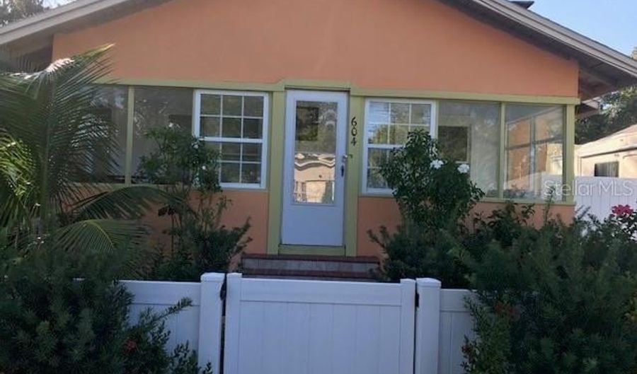604 ALDEN Ave, Clearwater, FL 33755 - 2 Beds, 1 Bath