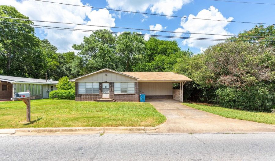 305 GLADE Rd, Anniston, AL 36206 - 4 Beds, 2 Bath