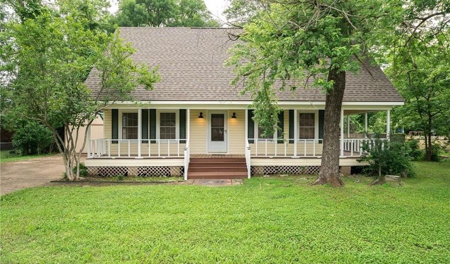 505 7th St, Barling, AR 72923 - 3 Beds, 2 Bath