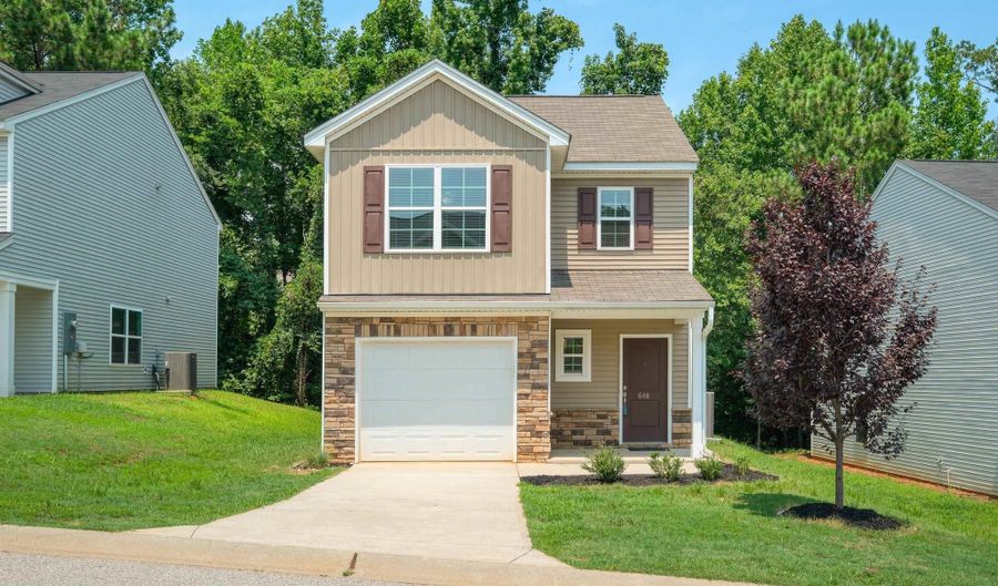 648 Millsgate Cir, Boiling Springs, SC 29316 - 3 Beds, 3 Bath