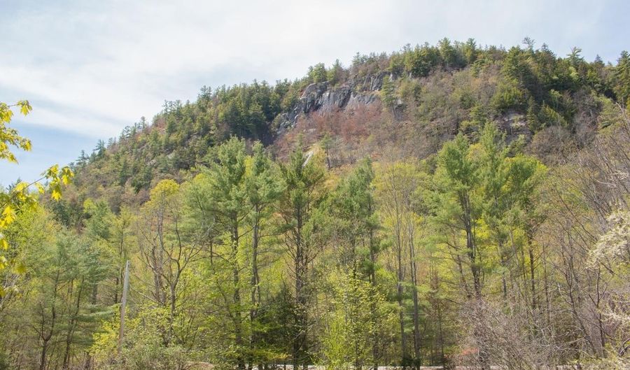 5 Wildflower Ln, Bartlett, NH 03812 - 3 Beds, 2 Bath