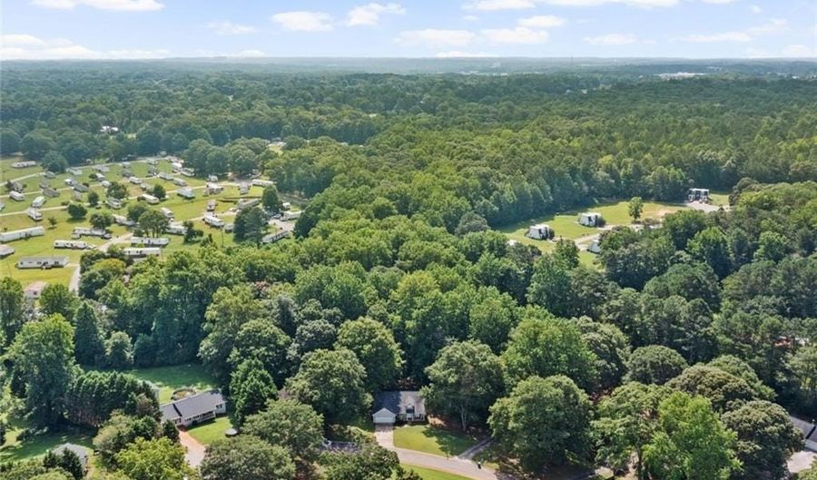 135 Springbrook Drive Dr, Auburn, GA 30011 - 3 Beds, 2 Bath