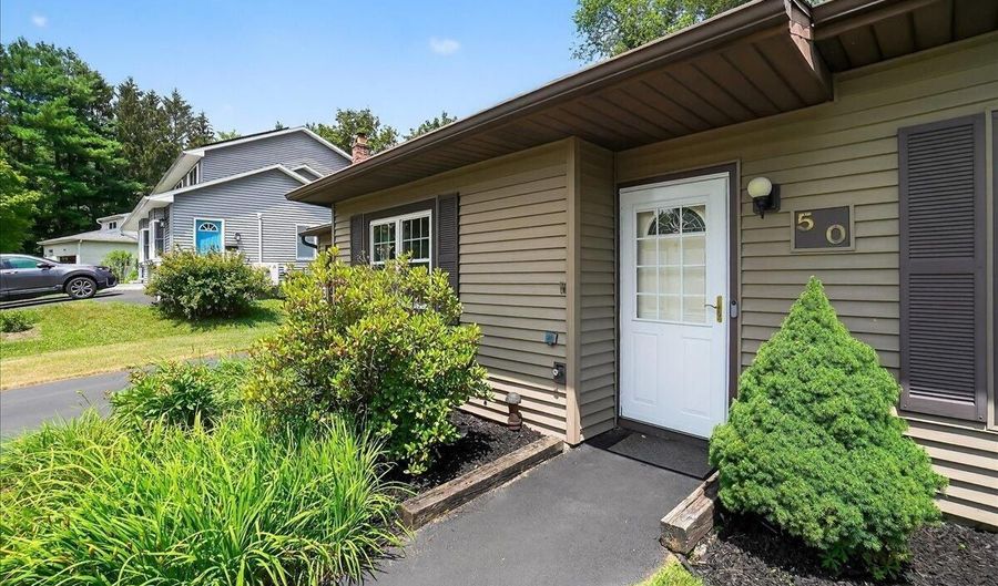 50 Meadow Ln, Albany, NY 12208 - 2 Beds, 2 Bath