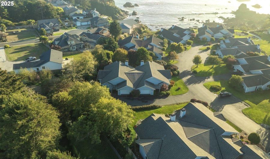 219 Schooner Bay Dr, Brookings, OR 97415 - 3 Beds, 2 Bath