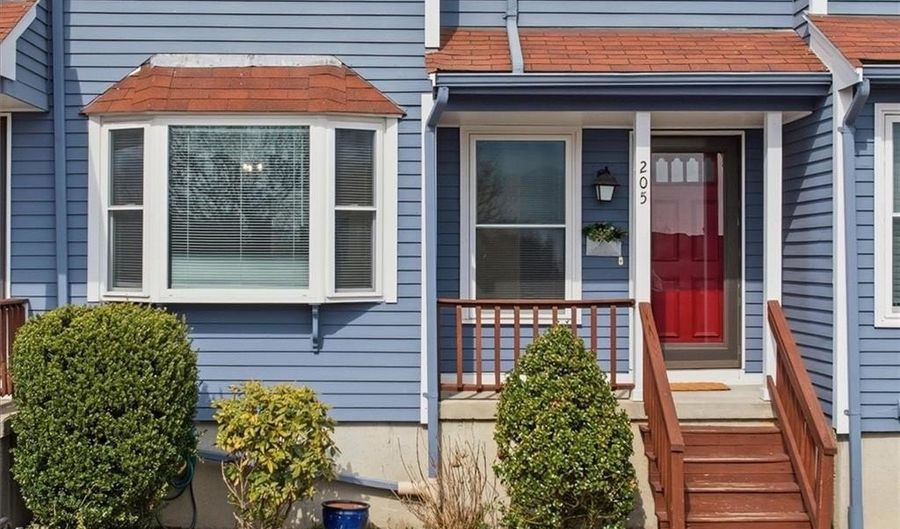 200 Heroux Blvd 205, Cumberland, RI 02864 - 2 Beds, 2 Bath