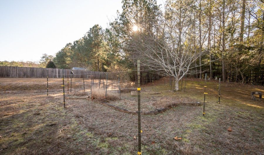 347 Hampton Park Dr, Athens, GA 30606 - 4 Beds, 2 Bath