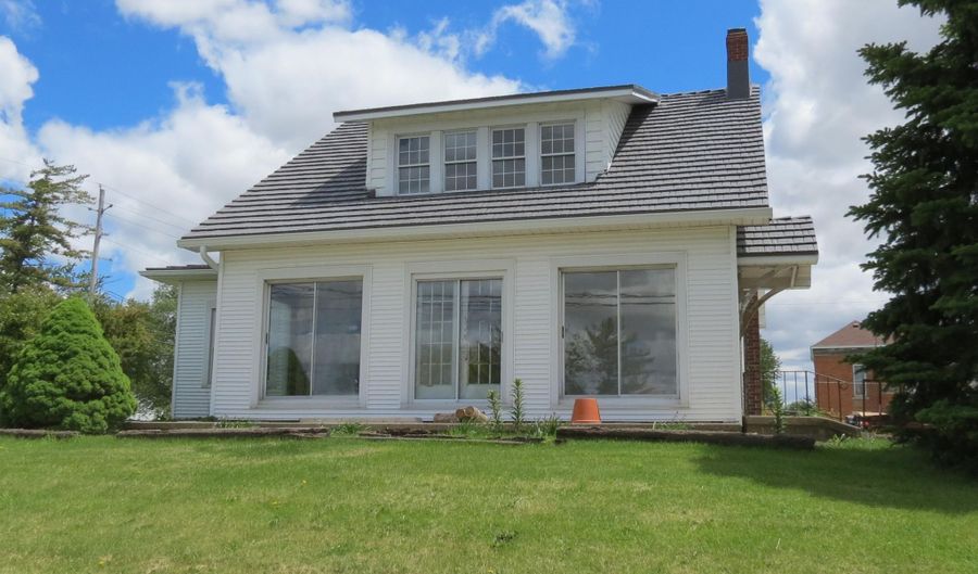 102 E Main St, Anna, OH 45302 - 3 Beds, 2 Bath