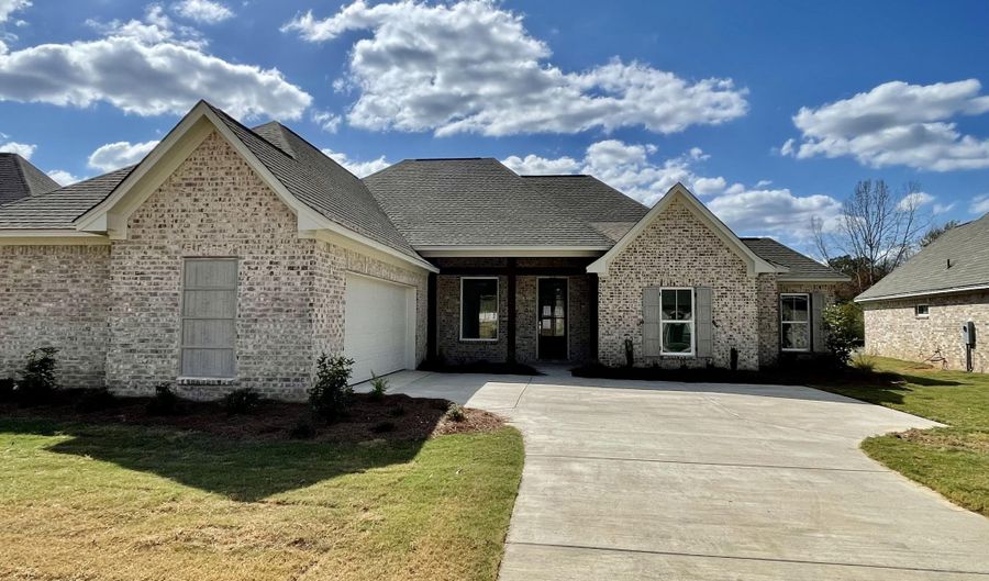 108 Waverly Dr, Florence, MS 39073 - 4 Beds, 3 Bath