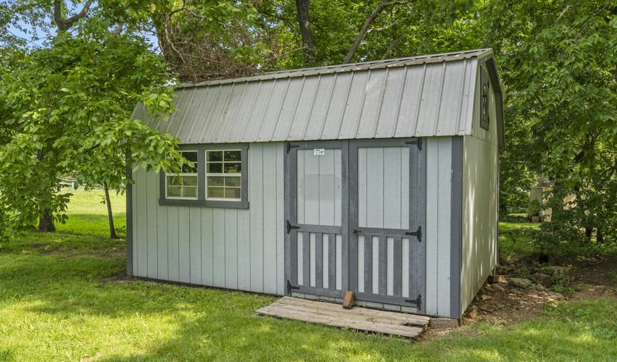400 E Walker St, Ash Grove, MO 65604 - 4 Beds, 2 Bath
