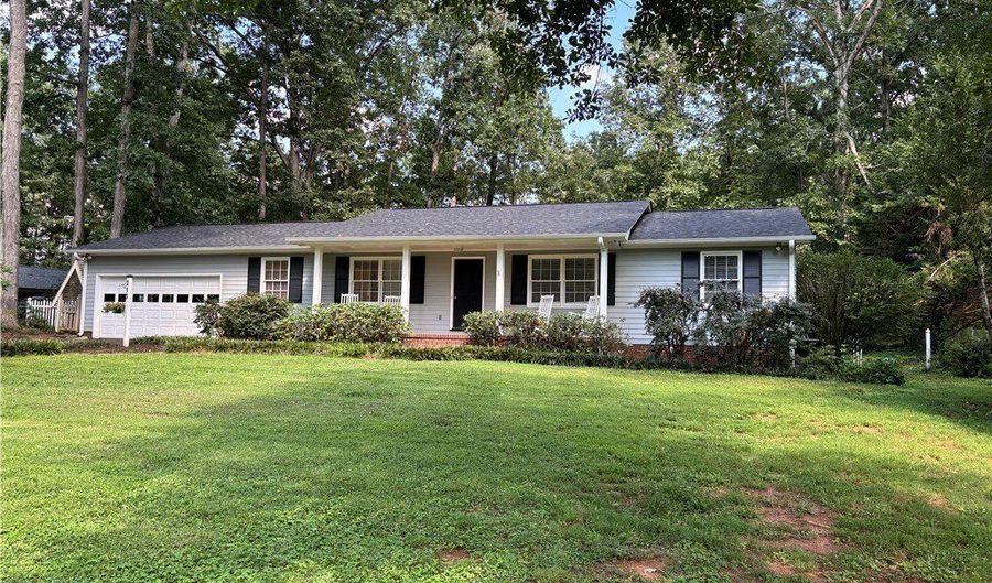 213 Brookgreen Dr, Anderson, SC 29625 - 3 Beds, 2 Bath