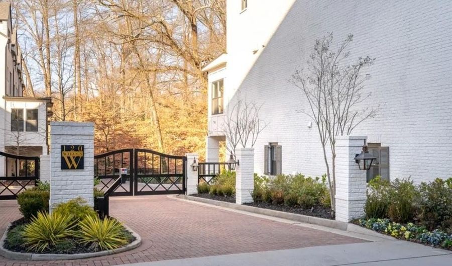 4518 Collins Ave, Atlanta, GA 30342 - 4 Beds, 5 Bath