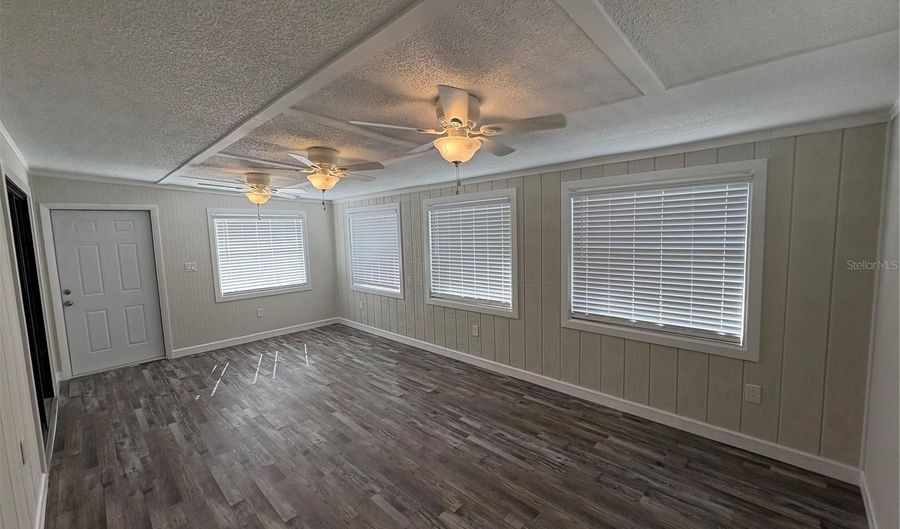 24024 DEER Rd, Astor, FL 32102 - 3 Beds, 2 Bath